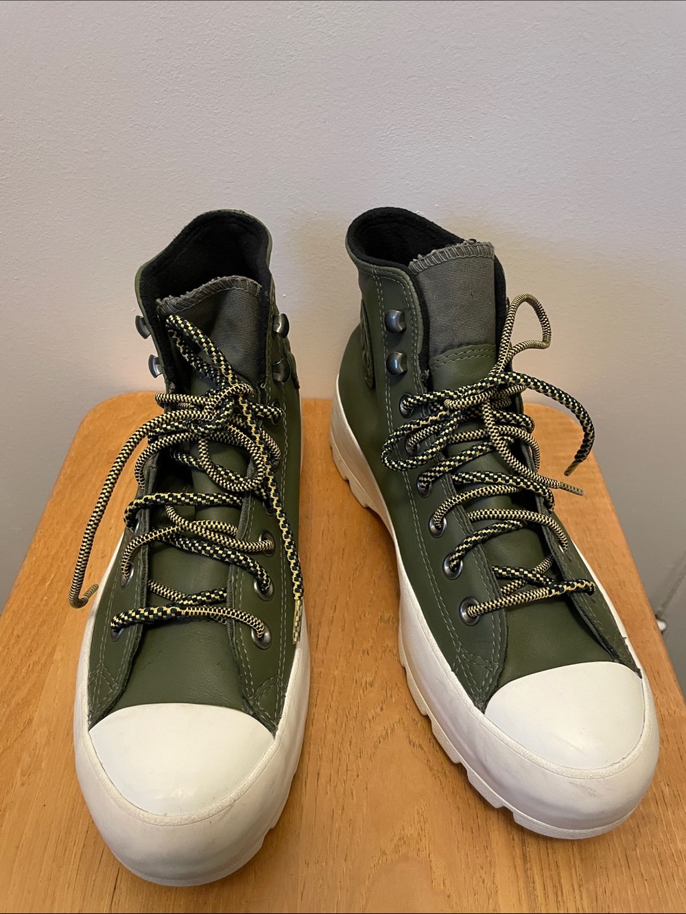 Chunky leather Converse Gore Tex Camo Green High-Top Sneakers Size 9